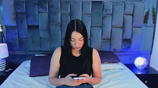 Snapshot of Ashly_bloom_ chatting on April 2026 02:58:01 AM Ashly bloom online show from April 2026 02:58:01 AM
