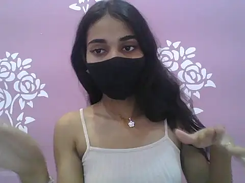 Snapshot of Shanaya_xo chatting on July 2026 04:58:02 PM Shanaya xo online show from July 2026 04:58:02 PM