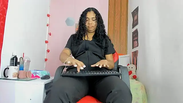 EllyBloom online show from July 2026 01:53:01 PM