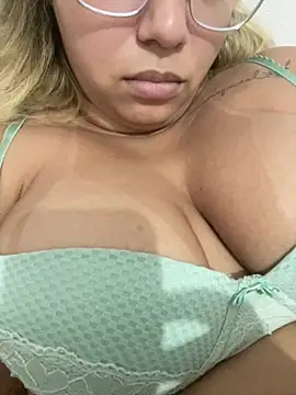 gabyzinha2030 online show from July 2026 10:34:02 PM