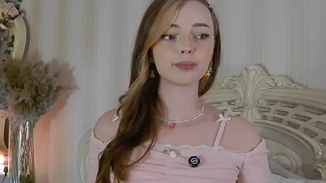 LianaGracee online show from June 2026 10:15:01 AM