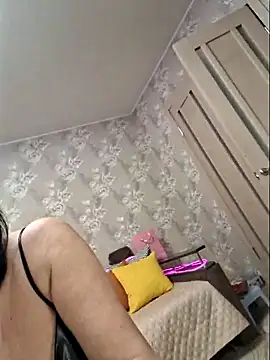 Snapshot of LaliaMia chatting on February 2025 03:52:01 PM LaliaMia online show from February 2025 03:52:01 PM