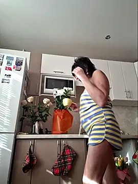 Snapshot of LaliaMia chatting on March 2025 04:35:01 AM LaliaMia online show from March 2025 04:35:01 AM