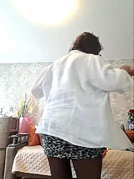 Snapshot of LaliaMia chatting on September 2025 04:23:01 AM LaliaMia online show from September 2025 04:23:01 AM