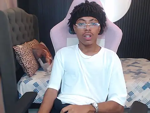 velvetcouple x online show from June 2026 02:33:01 PM