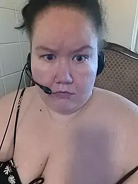 hisalphaqueen27 online show from April 2026 10:07:02 PM