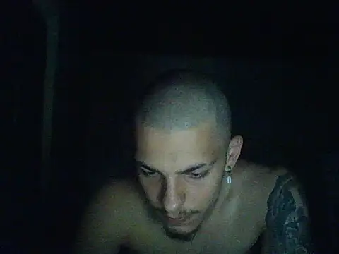 Snapshot of robertmrn112 chatting on June 2026 07:52:01 PM robertmrn112 online show from June 2026 07:52:01 PM