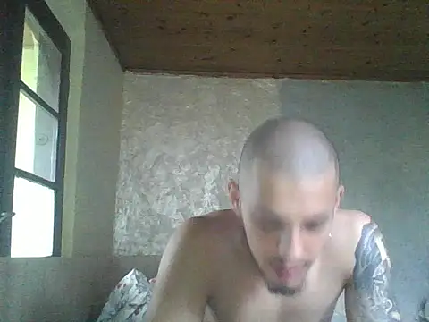 robertmrn112 online show from June 2026 05:11:02 PM