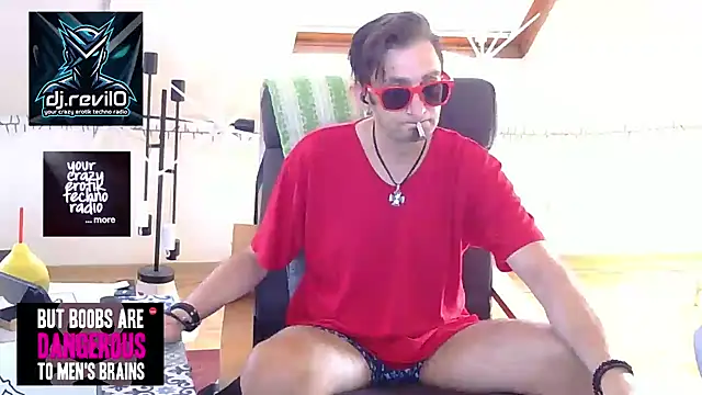 Snapshot of OllyFummler chatting on May 2026 07:37:02 AM OllyFummler online show from May 2026 07:37:02 AM