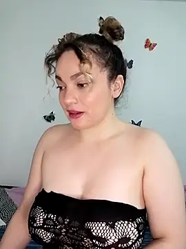 honey hornie online show from April 2026 07:31:01 PM