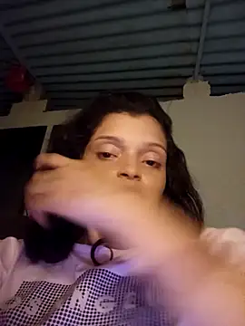 Snapshot of moni_dulcesita chatting on April 2026 07:20:01 AM moni dulcesita online show from April 2026 07:20:01 AM