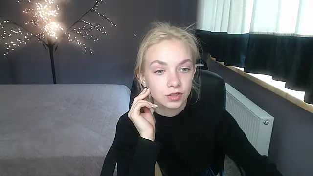 SonnySofia online show from April 2026 05:32:02 AM