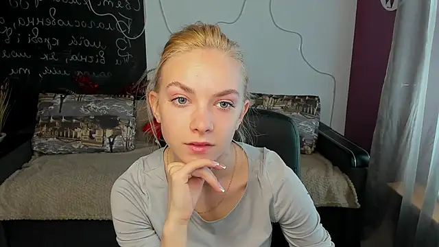 SonnySofia online show from April 2026 05:41:02 AM