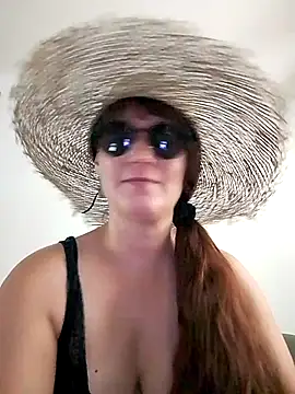 Snapshot of Maggie38 chatting on July 2026 04:00:02 PM Maggie38 online show from July 2026 04:00:02 PM