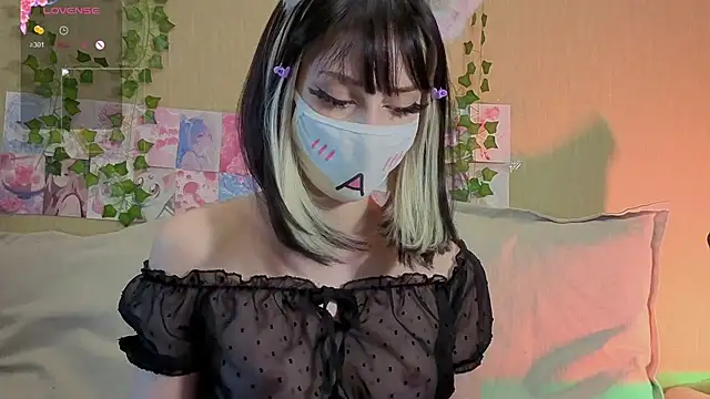LunaNyanmi online show from June 2026 01:59:01 PM