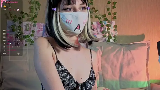 LunaNyanmi online show from June 2026 02:06:02 PM