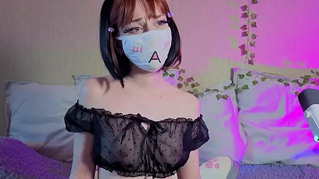 LunaNyanmi online show from June 2026 01:36:01 PM