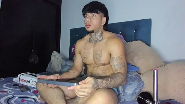 Snapshot of daamonxxx19_ chatting on April 2026 02:17:01 AM daamonxxx19 online show from April 2026 02:17:01 AM