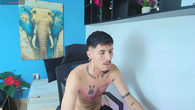 ALEXXXTREM69 online show from May 2026 12:26:02 AM