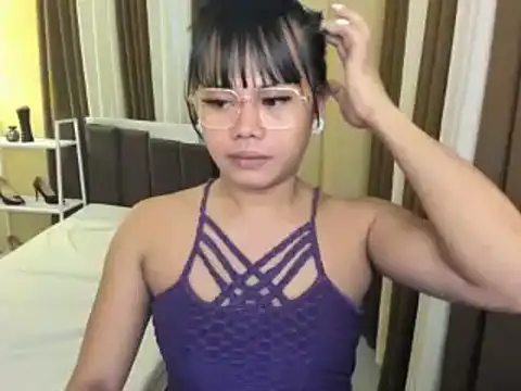 Snapshot of Seductive_terra chatting on May 2026 05:43:02 PM Seductive terra online show from May 2026 05:43:02 PM