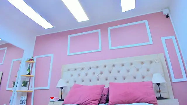 Snapshot of lala_ink_ chatting on April 2026 02:40:01 PM lala ink online show from April 2026 02:40:01 PM