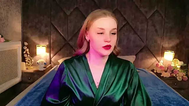 Molly Voses online show from May 2026 09:01:02 PM