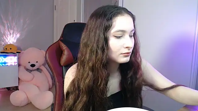 Snapshot of solitudebby chatting on May 2026 11:43:01 PM solitudebby online show from May 2026 11:43:01 PM