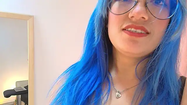 Zafiro Kitsune online show from April 2026 03:42:01 AM