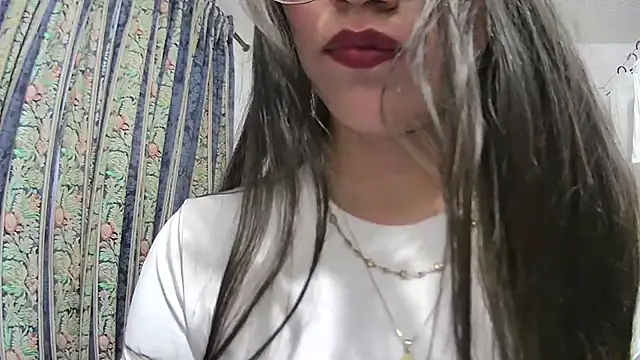 AriaRueda online show from July 2026 10:18:02 PM