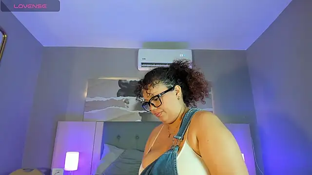 Zara Holly  online show from July 2026 06:55:02 PM