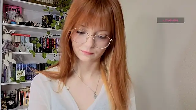 Lilyrin online show from May 2026 08:28:01 PM