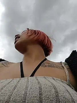 Mia 0-4 online show from May 2026 04:25:02 PM