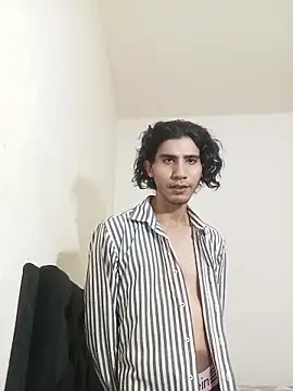 Snapshot of Alex_rose777 chatting on April 2026 09:20:02 PM Alex rose777 online show from April 2026 09:20:02 PM