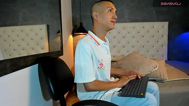 Jara Chick online show from May 2026 08:29:01 PM