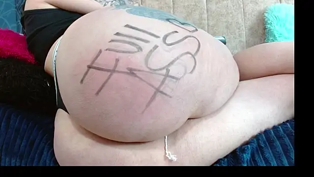 Snapshot of Melanie_Slut_nasty chatting on June 2026 08:57:02 PM Melanie Slut nasty online show from June 2026 08:57:02 PM