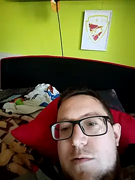 zsolt1910 online show from May 2026 12:22:02 PM