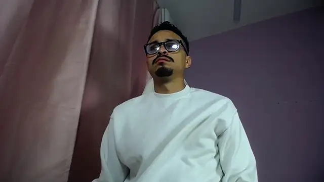 Amir guy  online show from May 2026 12:43:02 PM