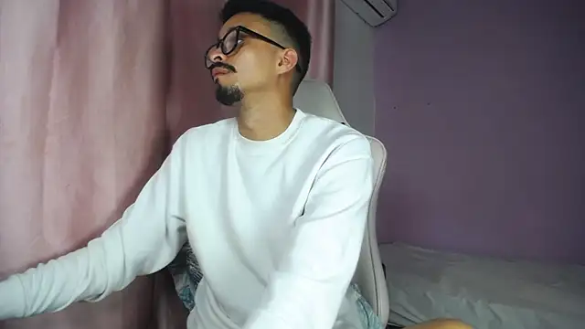 Amir guy  online show from May 2026 04:04:02 PM