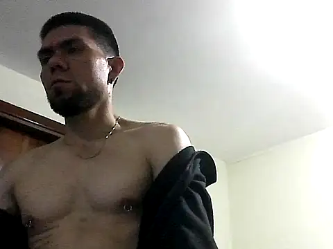 Snapshot of thomas2wood chatting on May 2026 01:55:02 AM thomas2wood online show from May 2026 01:55:02 AM