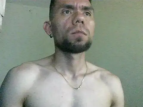 Snapshot of thomas2wood chatting on May 2026 12:28:02 AM thomas2wood online show from May 2026 12:28:02 AM