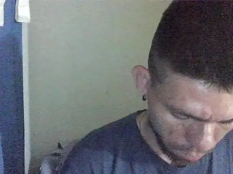 Snapshot of thomas2wood chatting on May 2026 02:38:02 AM thomas2wood online show from May 2026 02:38:02 AM