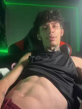 rafaelluciii online show from April 2026 06:05:01 AM