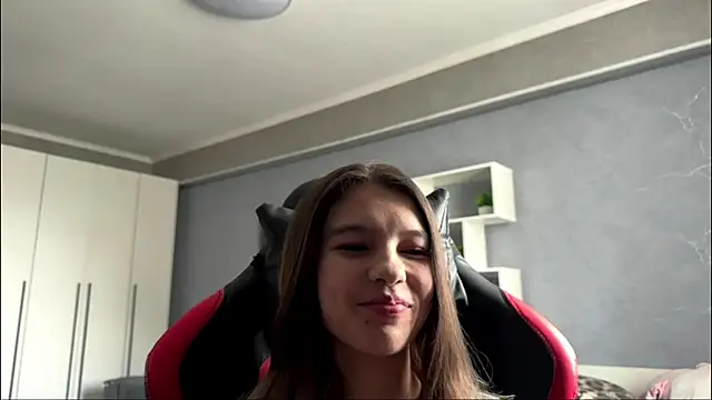 Snapshot of Julllesimons chatting on April 2026 09:15:01 AM Julllesimons online show from April 2026 09:15:01 AM