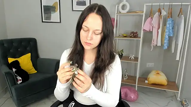 Snapshot of Jenni_Palmeri chatting on April 2026 12:00:02 PM Jenni Palmeri online show from April 2026 12:00:02 PM