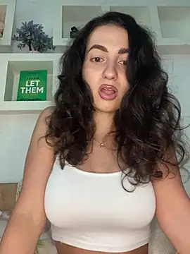 KarolDolly05 online show from June 2026 01:08:02 PM