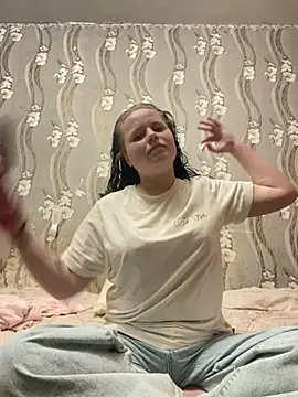 tiny lily  online show from April 2026 06:21:01 PM