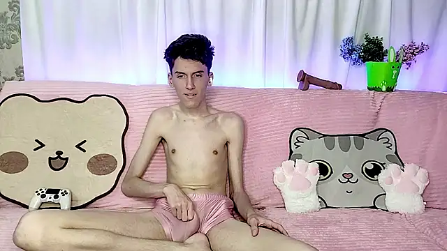 GoodBoyLuca online show from June 2026 12:32:02 AM