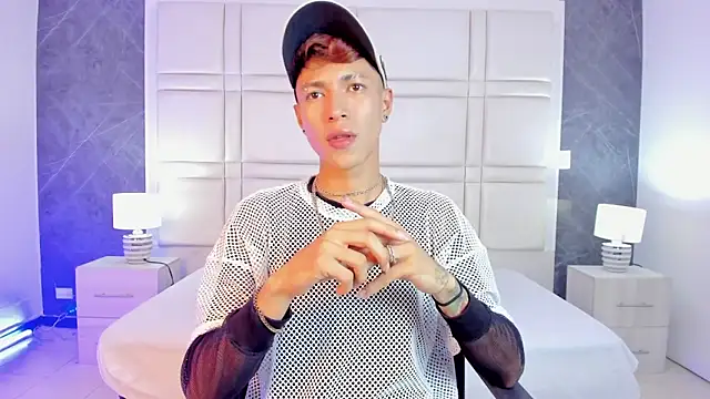 daxonrey online show from April 2026 08:48:01 PM