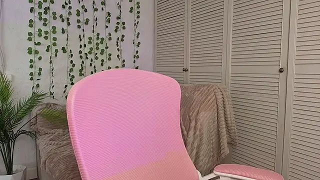 vielleee online show from May 2026 02:07:01 AM