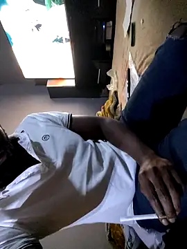 Snapshot of Ysae37 chatting on April 2026 05:52:02 PM Ysae37 online show from April 2026 05:52:02 PM